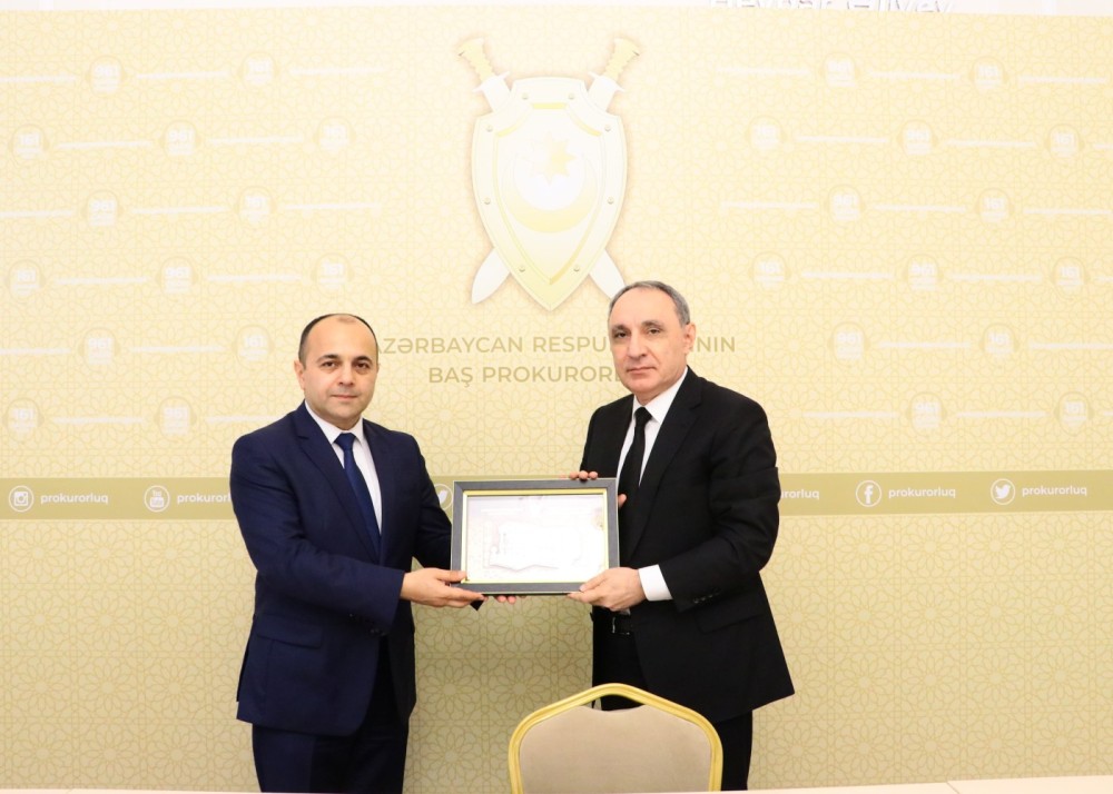 Kamran Əliyev nazir müavini təyin edilən prokuroru belə yola saldı - FOTOLAR